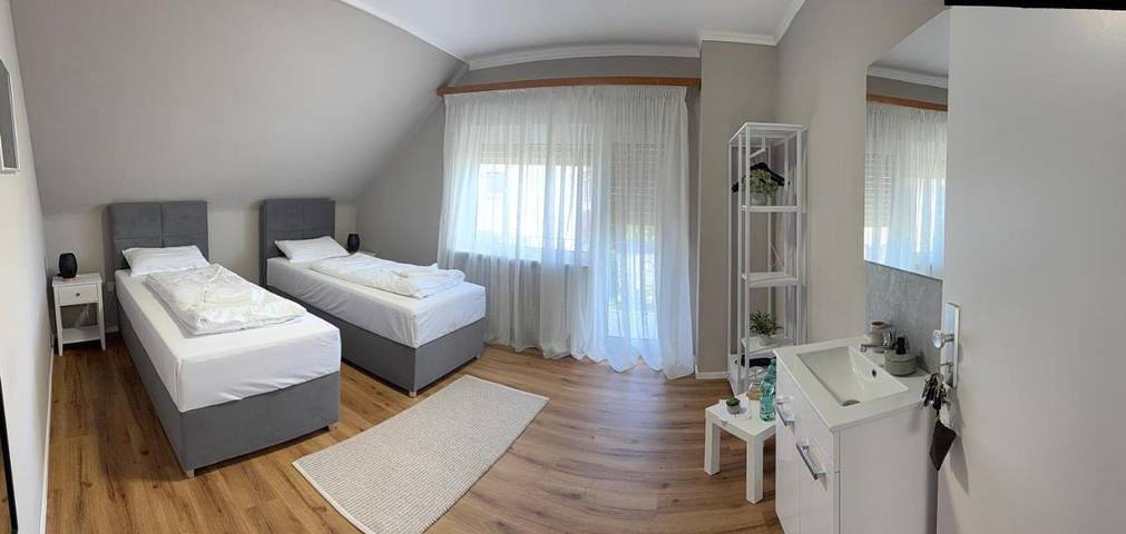 Ferienhaus für 2 Personen, mit Balkon und Ausblick sowie Garten in Kelberg - 3