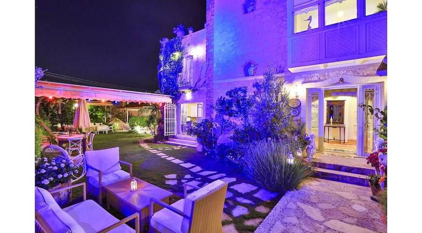 Vakantiehuis voor 8 personen, met tuin en zwembad in Cesme