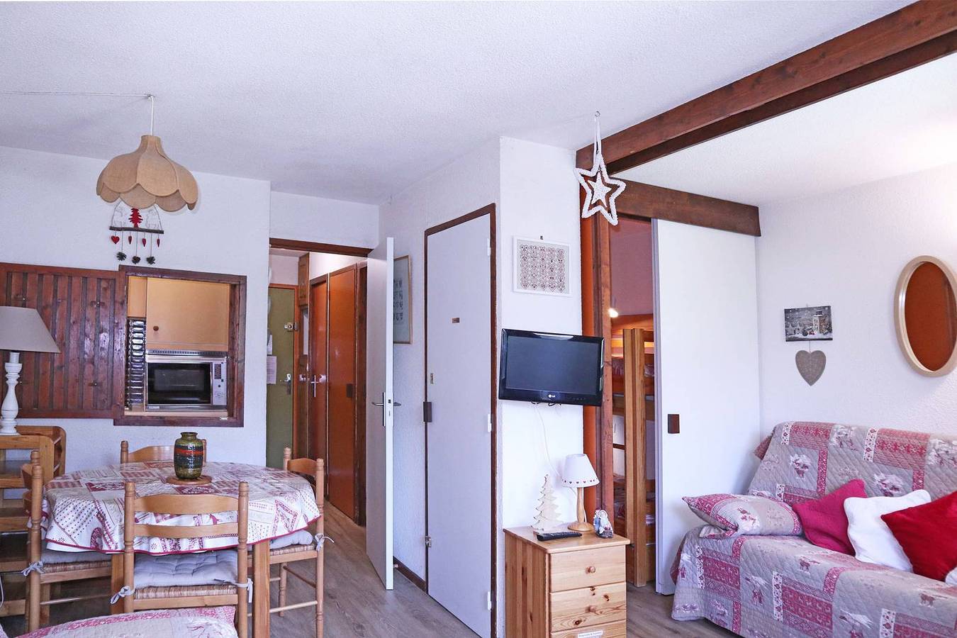 Entire holiday apartment, Grand Studio 6 Personnes Centre Station in Les Orres, Écrins National Park