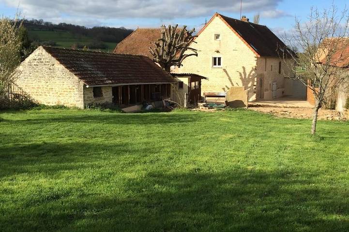 Location de vacances pour 2 personnes, avec jardin à Saint-Marcelin-de-Cray