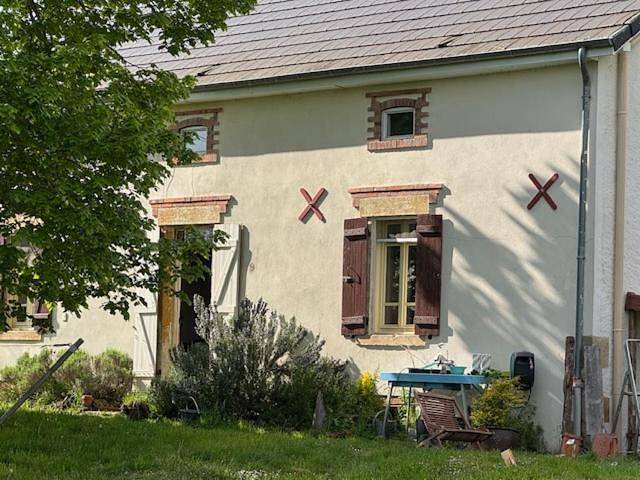 Location de vacances pour 10 personnes, avec vue et jardin à Cronat - 3