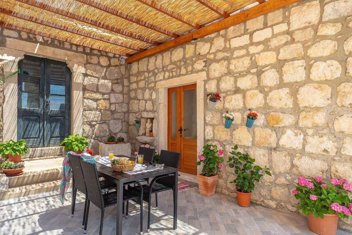 Hus för 4 Personer med terass in Brsecine, Grad Dubrovnik