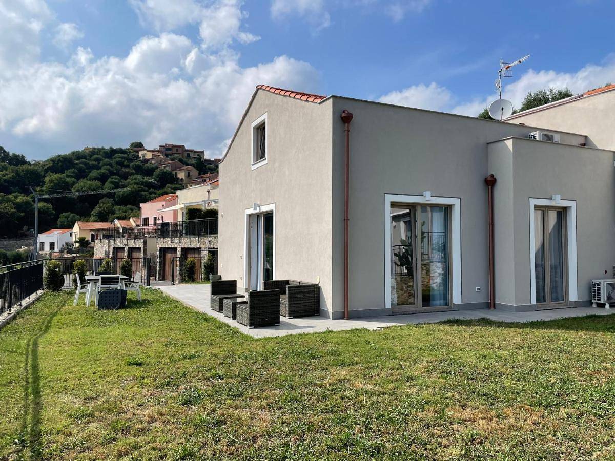 Villino panoramico in Finale Ligure, Finale Ligure Gemeinde