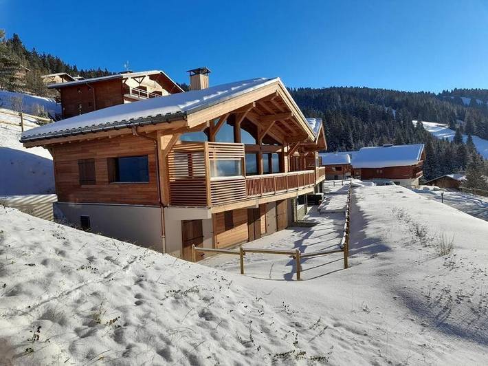 Chalet pour 12 personnes, avec Balcon et Jacuzzi ainsi que Terrasse et Vue dans 