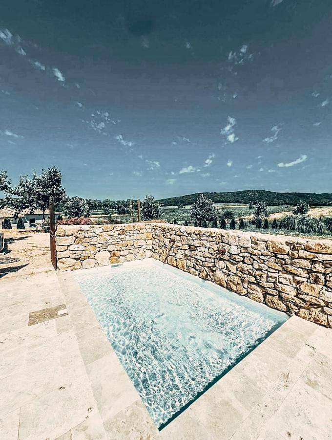 Gîte pour 20 personnes, avec piscine ainsi que vue et terrasse à Baron - 2