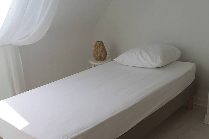 Quiet house with a garden, 3 minutes from the beach in Combrit, Region de Quimper