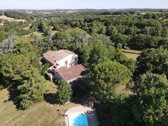 Gîte pour 6 personnes, avec terrasse ainsi que piscine et jardin dans le Tarn - 2