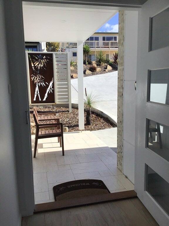 Holiday rental for 2 people, with garden and balcony as well as hot tub in Mollymook Beach