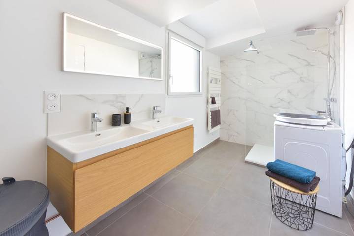 Gîte pour 6 personnes, avec terrasse dans Lerat - 4