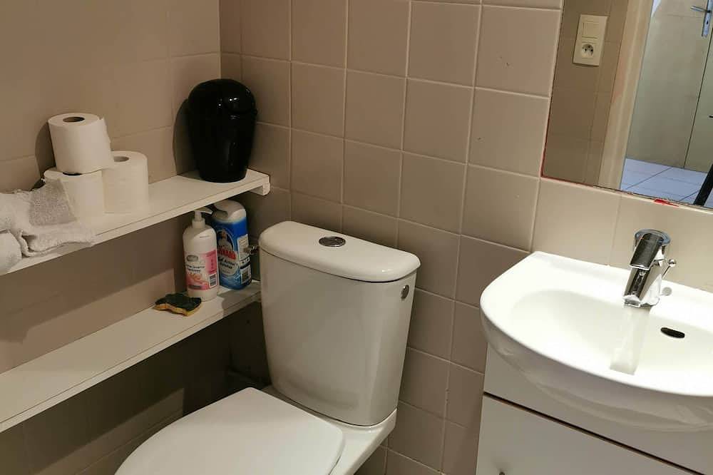 Apartamento entero, Enjoyable 20m² Montreuil 5 minutes Paris in Montreuil, Sena-Saint Denis