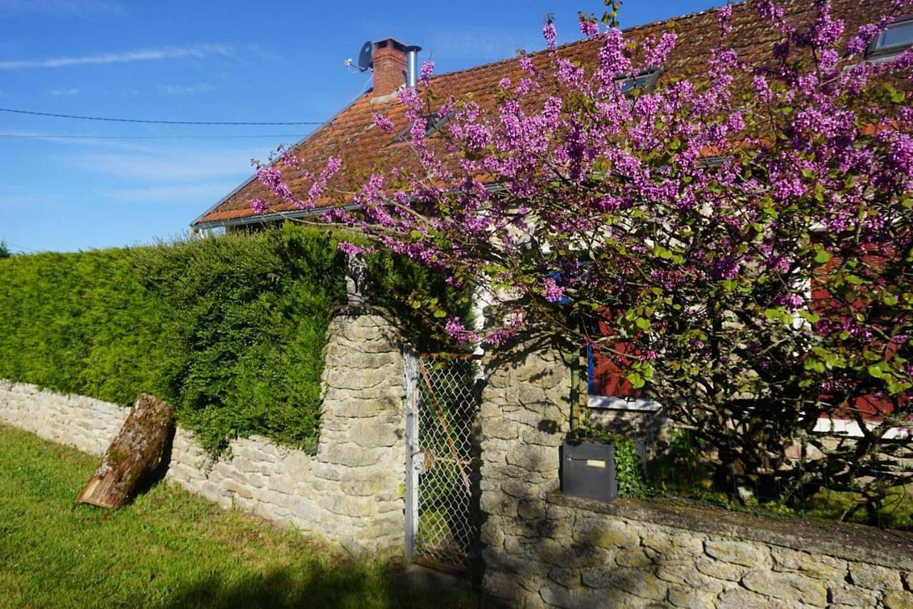 Villa La Bazonnerie, met privé zwembad in Azerables, Région de Guéret