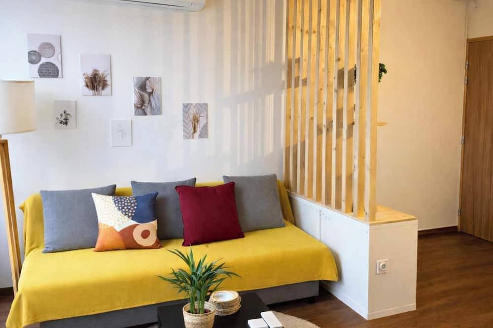 Entire apartment, Soundproof Studio | Perfect for Short & Long Stays in Ferney-Voltaire, Gex