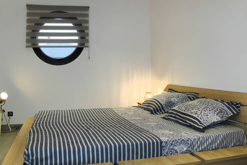 Wonderful private villa for 10 guests with Wifi, Tv, terrace and pets allowed in Pirou, Coutances