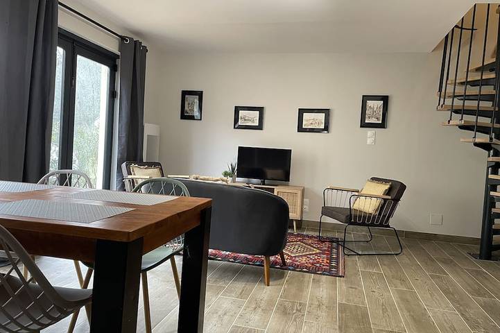 Location de vacances pour 4 personnes, avec Piscine à Bascous