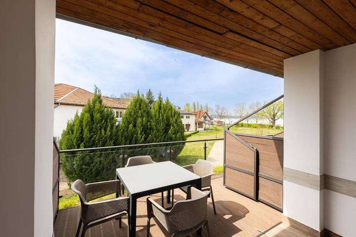 Ferienwohnung für 4 Personen, mit Seeblick und Garten sowie Ausblick in Zamardi - 3