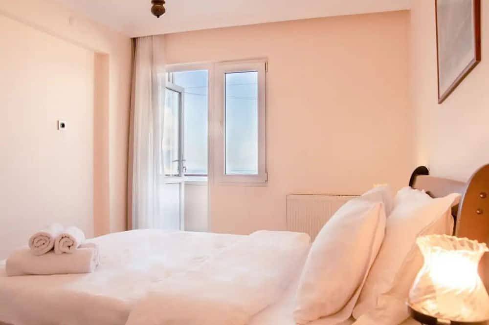 Stay in a Sea View House in the City Center in Izmir, Provinz Izmir