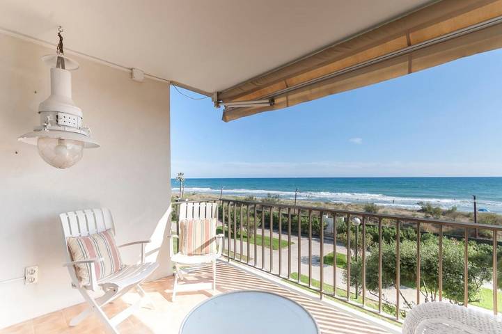 Location de vacances pour 6 personnes, avec Terrasse et Piscine à Gavà