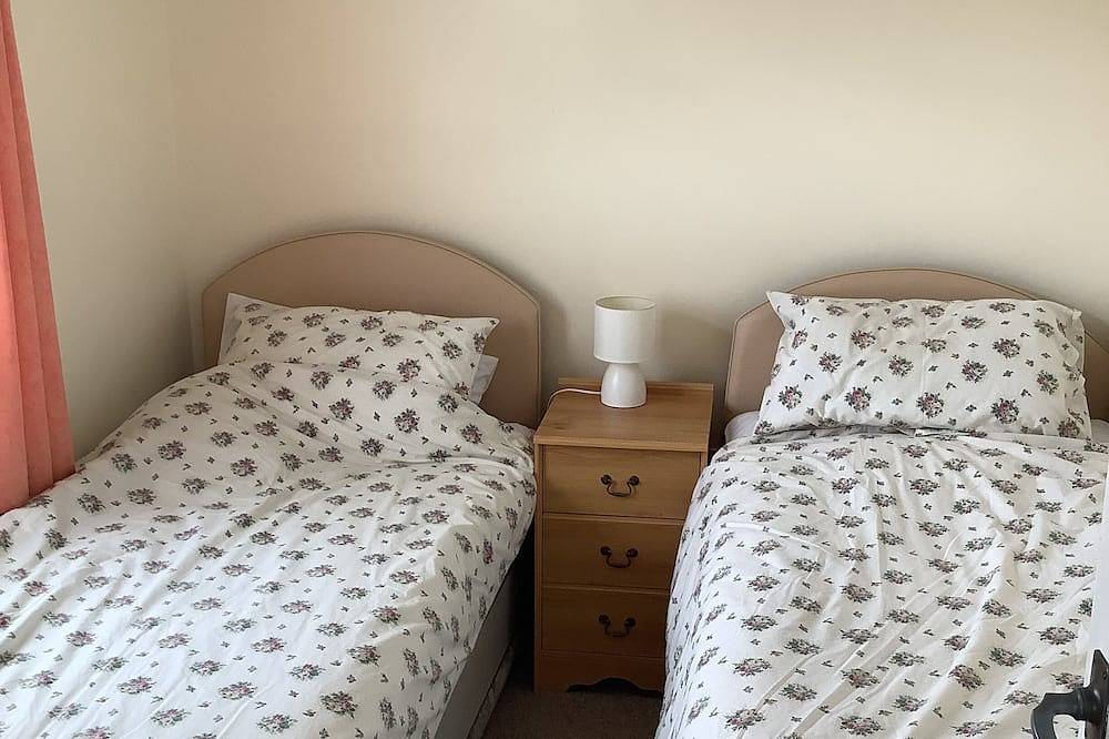 Charming  Bungalow  , much upgraded  Near a beach ,farm shop and steam railway in Williton, Somerset
