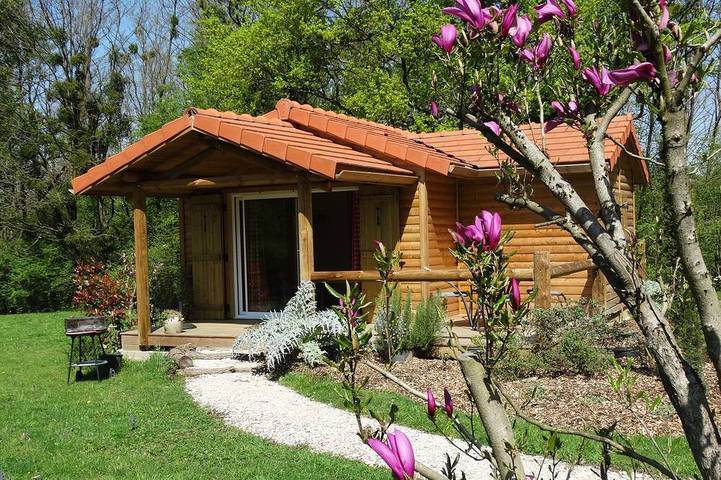 Chalet pour 6 personnes, avec Terrasse ainsi que Jardin et Piscine