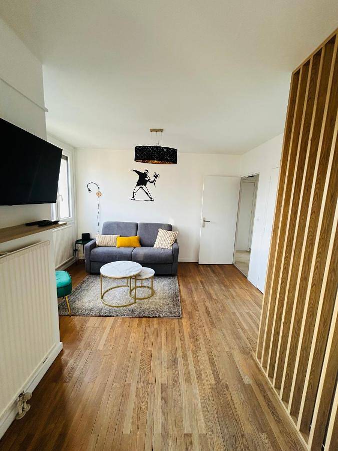 Appartement entier, Appartement Bellevue - T2 vue montagne - calme - parking gratuit - 4 personnes in Meylan, Isère