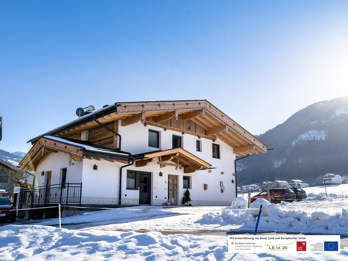 Ferienhaus für 11 Personen, mit Balkon und Terrasse sowie Garten und Sauna im Zillertal