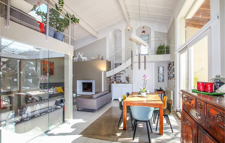 Location de vacances pour 10 personnes, avec terrasse ainsi que piscine et jardin à Sauzet - 4