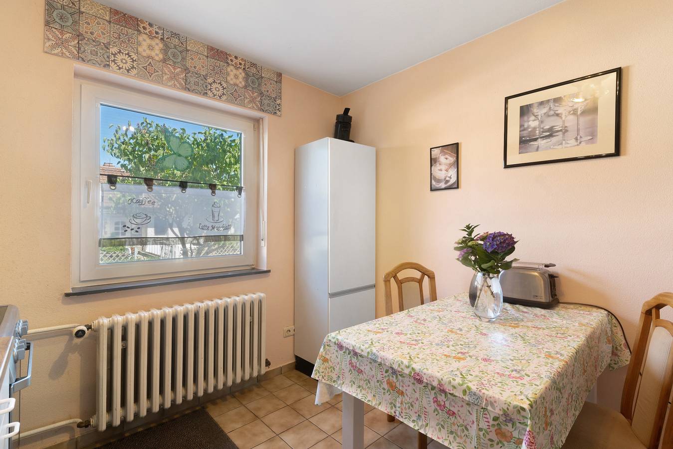 Apartamento entero, Apartamento 'Ferienwohnung' con Jardín Privado y Wi-Fi in Hirzenhain, Wetterau