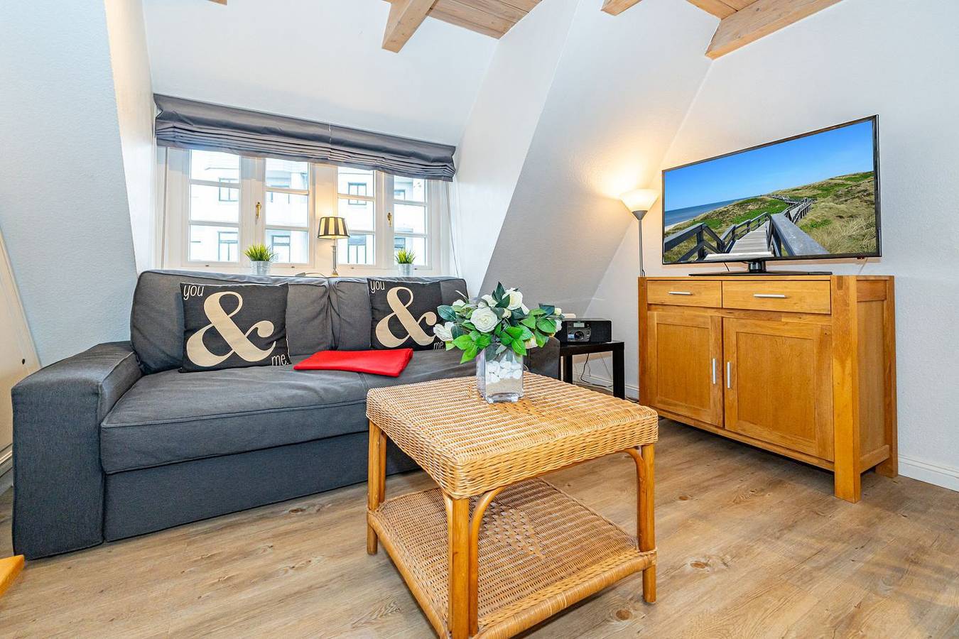 Ganze Wohnung, Zentral gelegene Ferienwohnung unter Reet für max. 2 Personen, in Westerland. in Westerland, Sylt (Gemeinde)