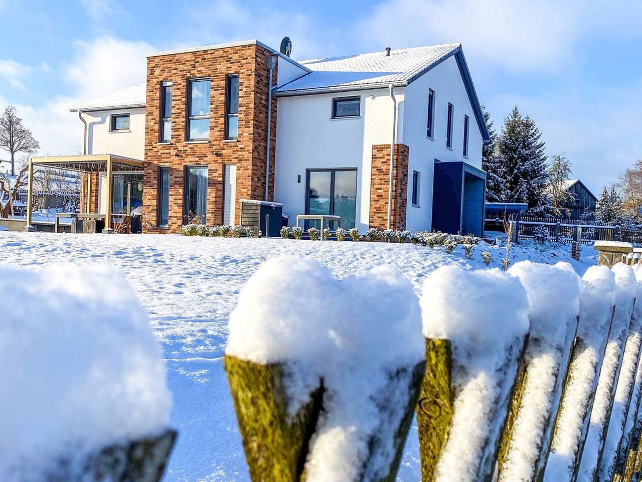 Ganze Ferienwohnung, Ferienwohnung Zur Wasserburg mit Seeblick - Moderne Fewo mit Seeblick u. großem Garten in Oelsnitz, Oelsnitz - Vogtland & Umgebung