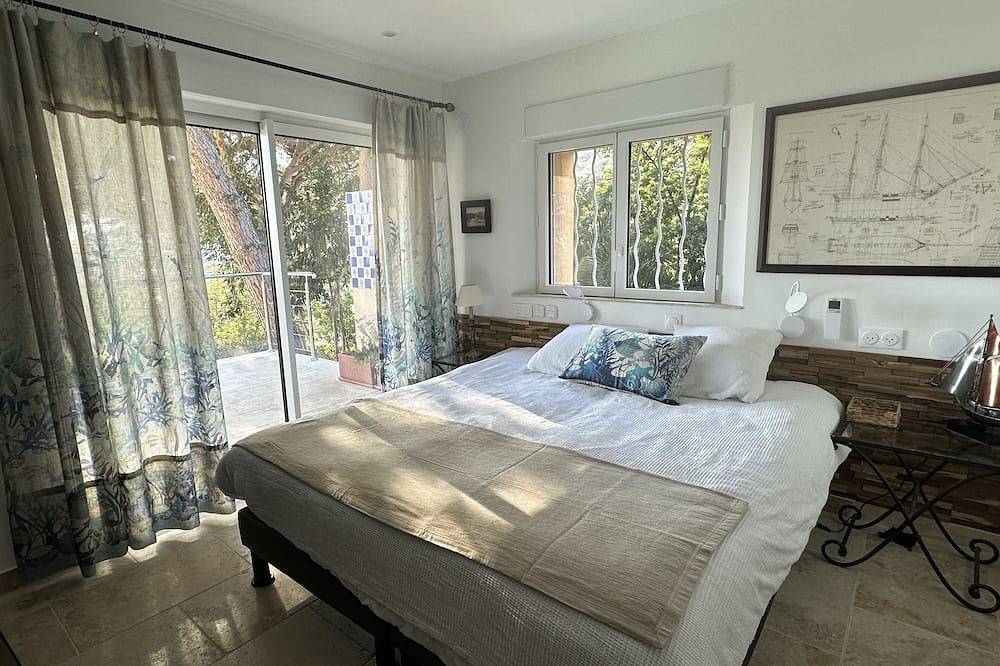 Villa dans un paradis naturel face à la mer ! Activités sportives sur place. in l'Escalet, Ramatuelle