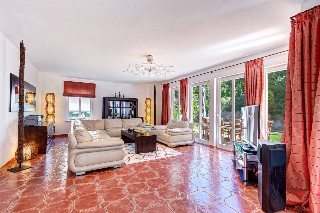 Ferienhaus Ahlbeck mit Sauna, Kaminofen und Platz für bis zu 8 Personen in Drei Kaiserbäder, Heringsdorf