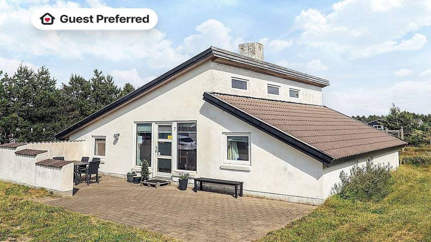 Ferienhaus für 8 Personen, mit Whirlpool und Terrasse in Vorupør