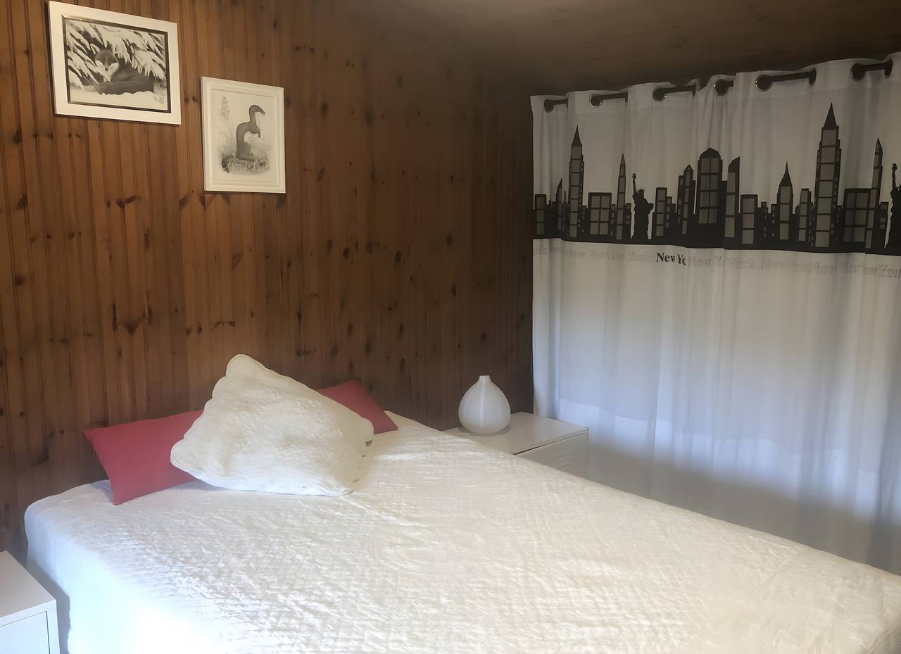 Chambre d'hôtes 'Le Pommier - Bed and Breakfast' con Wi-Fi in Saint-Georges-de-Didonne, Côte de Beauté