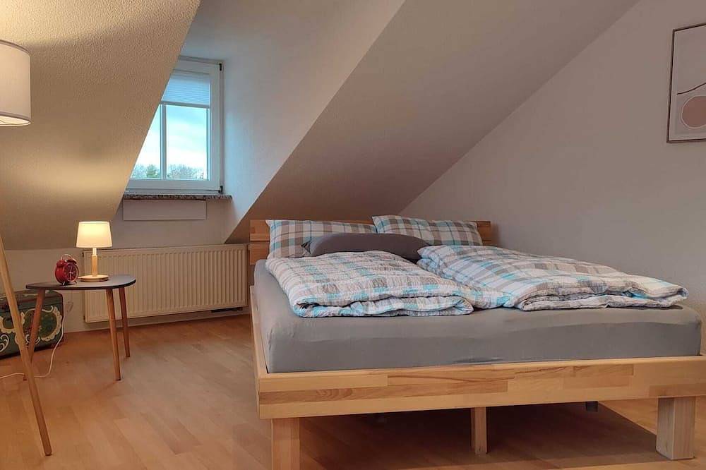 Ganze Wohnung, Möbilierte renovierte Ferienwohnung (70qm) mit Balkon in Hofheim in Unterfranken, Landkreis Haßberge