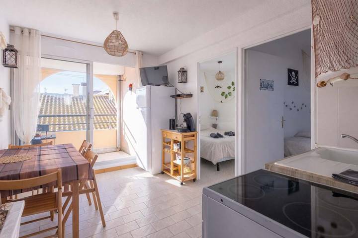 Gîte pour 4 personnes, avec balcon/terrasse, adapté aux familles dans Office De Tourisme De Valras Plage - 4