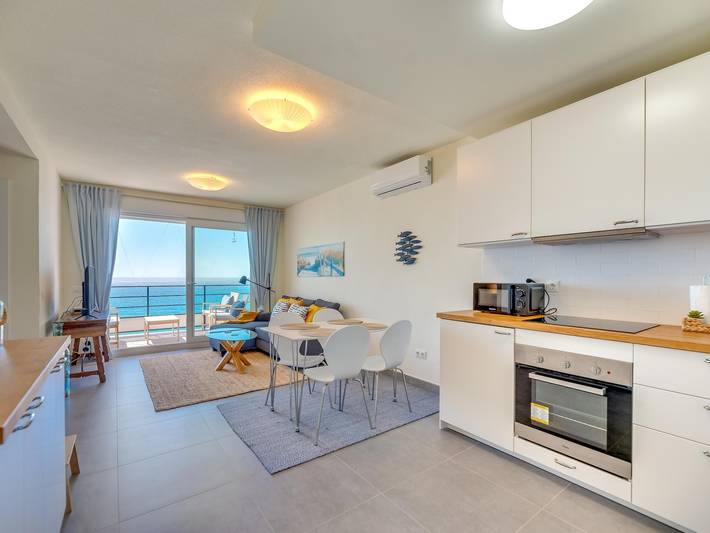 Entire holiday apartment, Vb Bellavista 2Bdr Stunning Seaviews in Torremuelle, Benalmádena