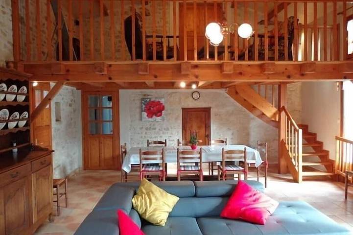Gîte pour 8 personnes, avec jardin et sauna à Saint-Juire-Champgillon