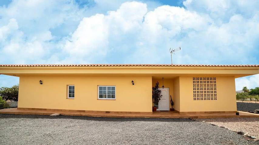 Granja para 9 personas, con piscina y jardín, Se admiten mascotas en Fuerteventura