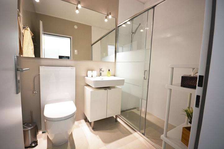 Appartement entier, Stylish garden apartment ideal for couples with outdoor pool and sunbathing area in Ascona, Alpes tessinoises