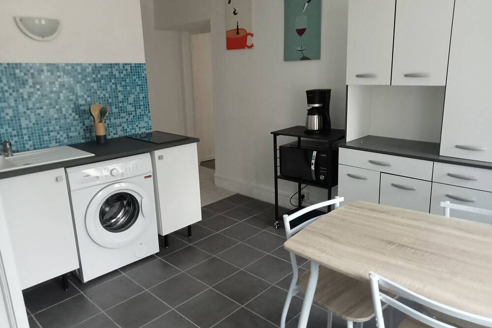 Apartamento entero, Downtown Cosne / Loire, close to Sancerre and Pouilly / Loire. in Cosne-Cours-sur-Loire, Valle del Loira