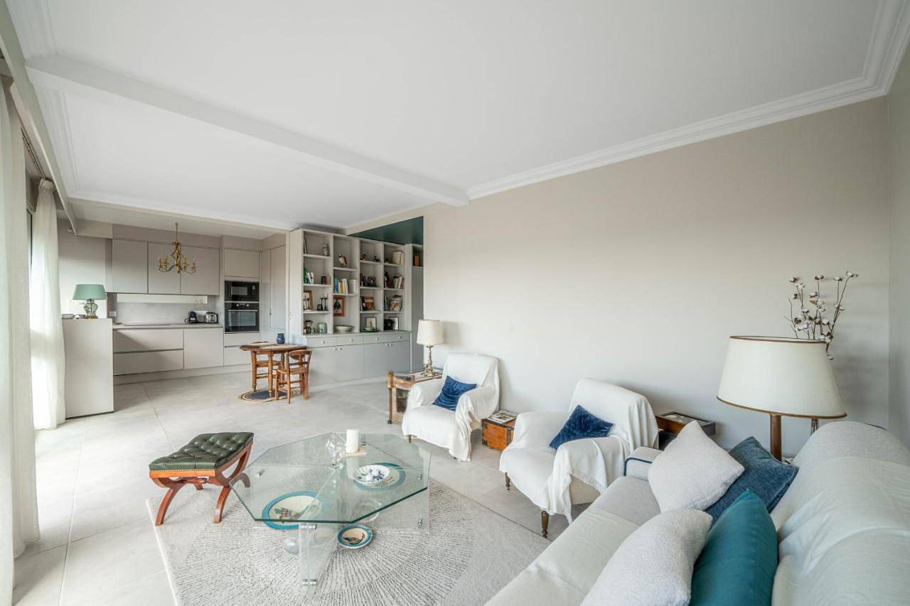 Appartement entier, L Élysée 125 Spacieux avec vue & parking in La Celle-Saint-Cloud, Yvelines