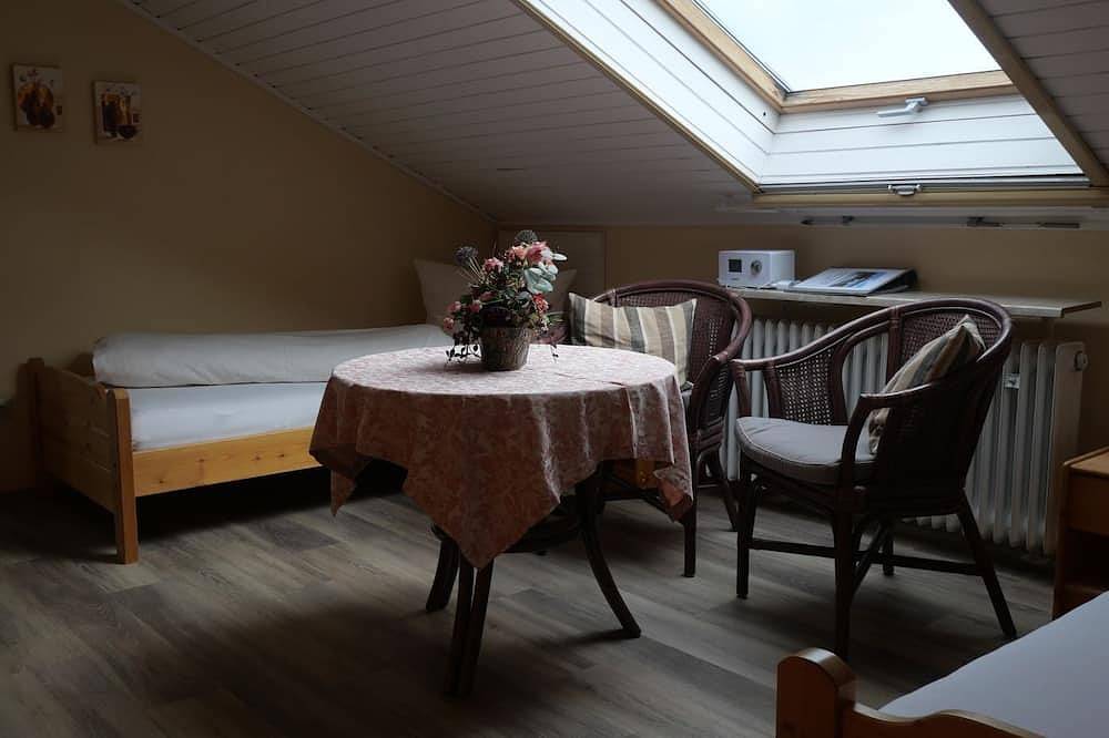 Ganze Wohnung, Appartement im Dachgeschoss in Dörzbach, Hohenlohe