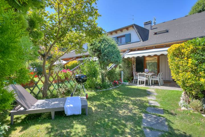 Ferienhaus für 9 Personen, mit Garten