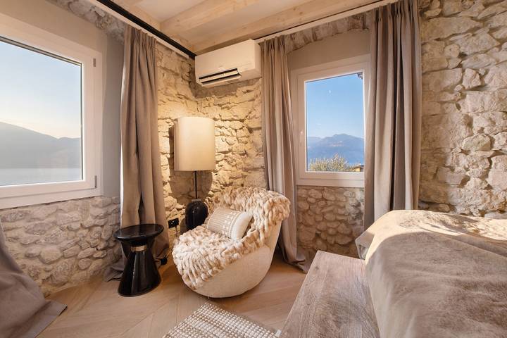 Ferienwohnung für 4 Personen, mit Balkon und Sauna sowie Seeblick in Brenzone - 2