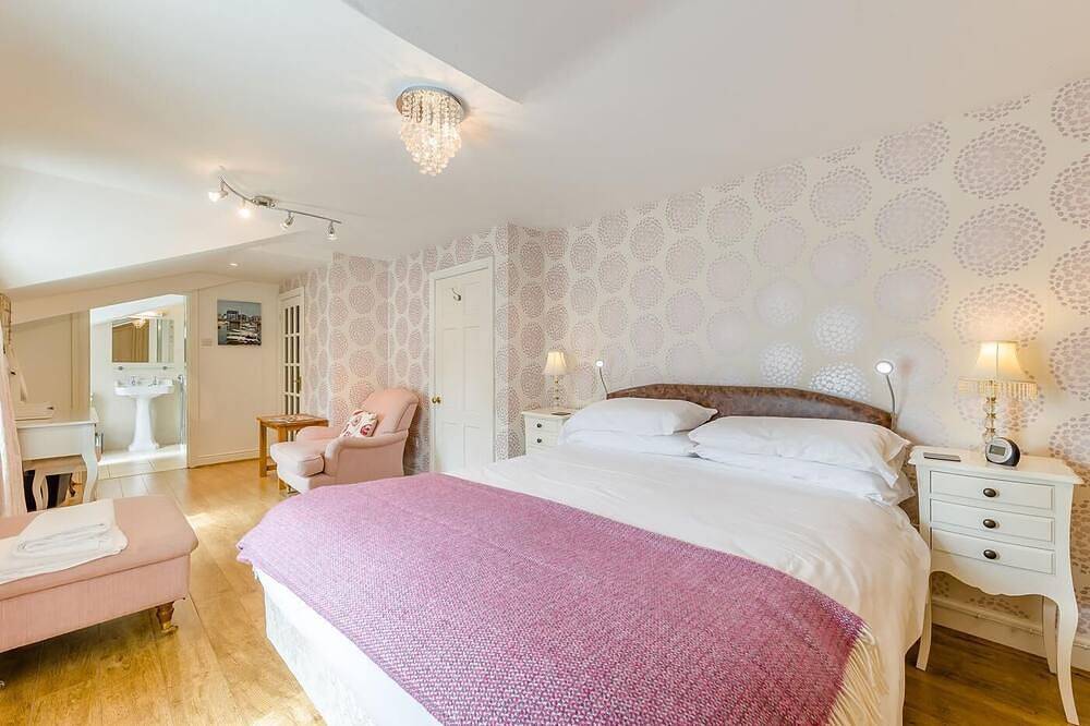 3 Bed in Aberaeron in Aberaeron, Cardigan Bay