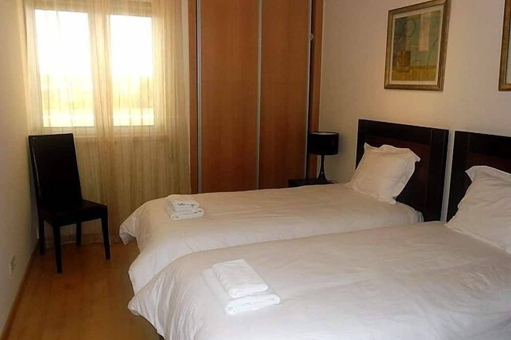 Apartamento entero, 2 dormitorios planta baja Moderno apartamento con balcón extendido Y Barbacoa privada in Praia de São Martinho do Porto, São Martinho do Porto