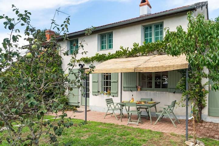 Location de vacances pour 4 personnes, avec jardin à Chiddes