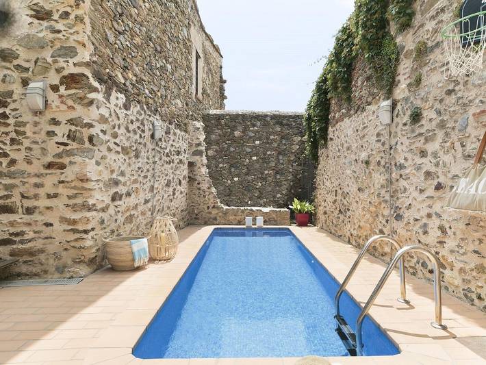 Casa de vacaciones para 8 personas, con jardín y jacuzzi además de terraza y piscina, Familias con niños - 1