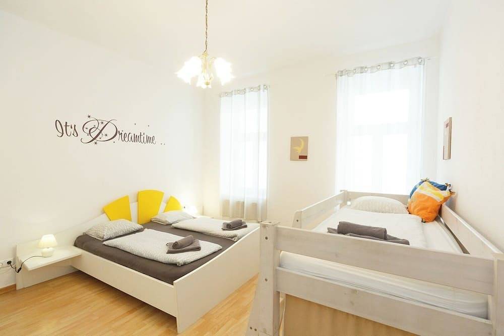 Entire apartment, Apartment No. 02 in Vienna near Schönbrunn/Westbahnhof | Keyless Check-In in Vienna, Donau Niederösterreich