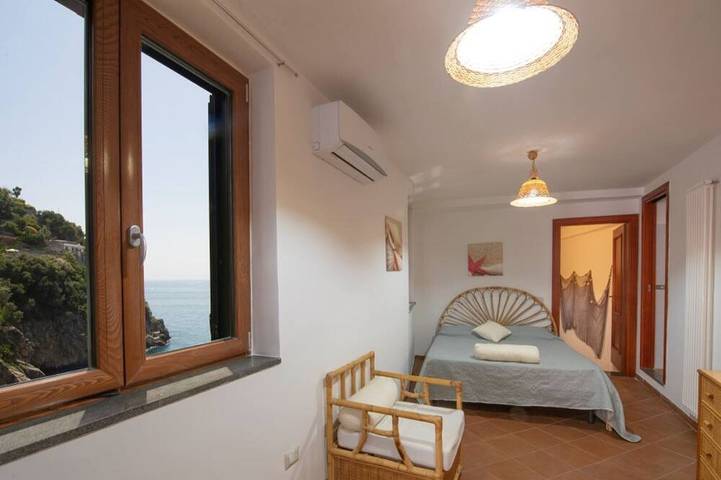 Casa di mare 2, Beautiful Property on the beach, terraces with stunning views in Spiaggia Acquachiara, Maiori
